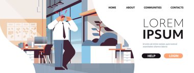 İş adamı, kas iltihabından muzdarip.