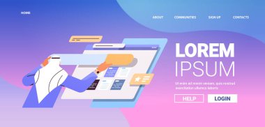 Arap adam geliştirici ui arayüzü web uygulama geliştirme programı optimizasyonu oluşturuyor