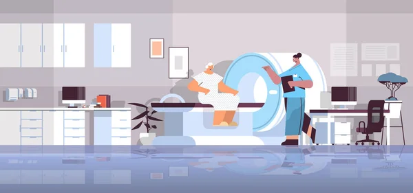 단층 촬영 기계 자기공명영상 (MRI) 장비 병원 방사선 과의 선임 환자와 함께 있는 의사 — 스톡 벡터