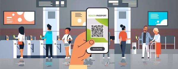 Teléfono inteligente de mano con pasaporte de inmunidad digital con código qr en la pantalla libre de riesgo covid-19 pandemia — Archivo Imágenes Vectoriales