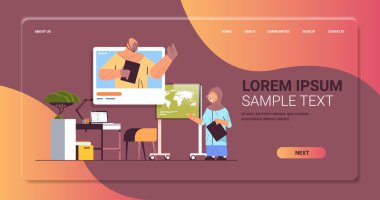 İnternetteki tarayıcı penceresinde Arapça öğretmeniyle tartışan Arap kız öğrenciye kendini izolasyon deniyor.