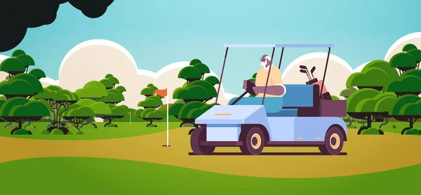 老年美国人驾驶童车在高尔夫球场上活跃的老年观念横向景观背景 — 图库矢量图片