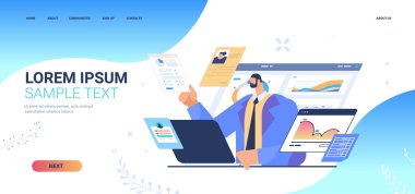 İş adamı grafik ve grafikleri analiz ediyor veri analiz süreci dijital pazarlama şirketi stratejisi