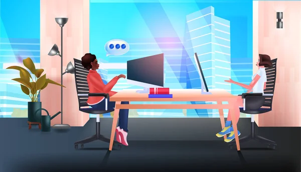 Mix Race Businesswomen Using Computers Workplace Chat Bubble Communication Teamwork — Vettoriale Stock