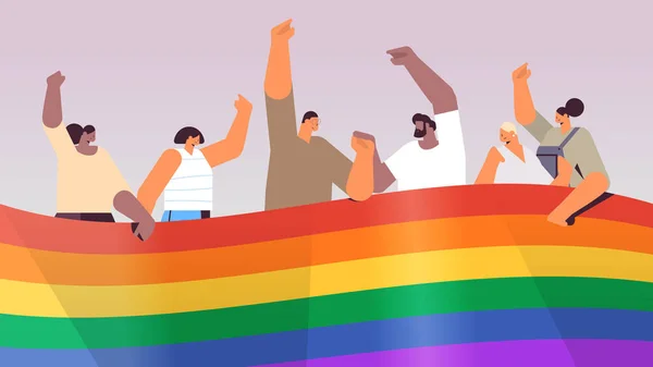 Mistura raça pessoas grupo segurando lgbt arco-íris bandeira gay lésbicas amor desfile orgulho festival transexual amor conceito — Vetor de Stock