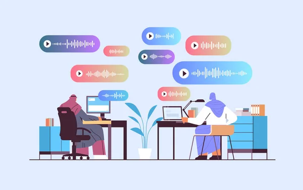 Бізнесмени спілкуються за допомогою голосових повідомлень аудіо чату додаток соціальних мереж онлайн спілкування — стоковий вектор