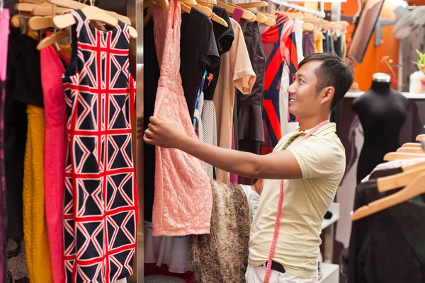 Asya adam alışveriş