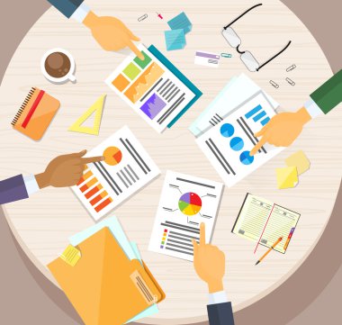 İş grafik üzerinde işaret eden eller