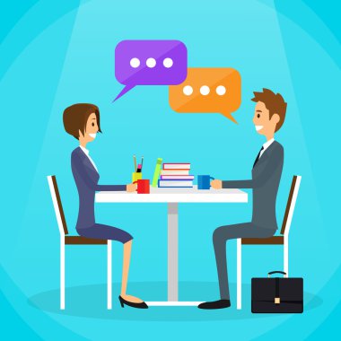 Office masa başında oturan iş adamları