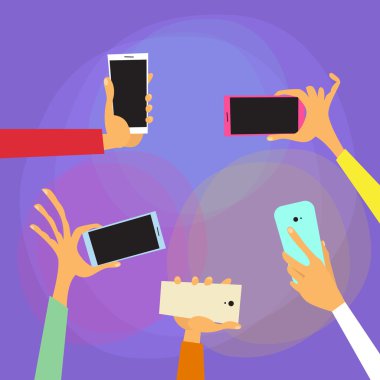 Renkli akıllı telefonlar el ele tutuşur