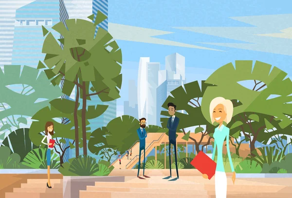 Grupo de gente de negocios en Park Modern City View — Vector de stock