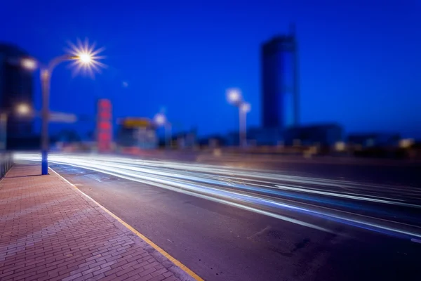 Tráfego noturno — Fotografia de Stock