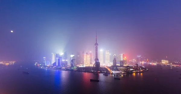 Ночной вид на Шанхайский фарфор — стоковое фото