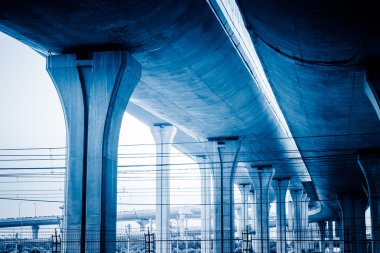 Üstgeçit Köprüsü