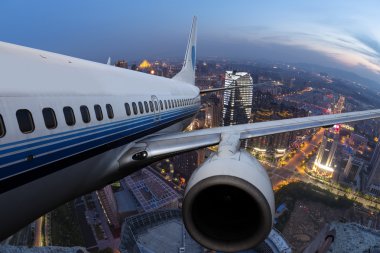 uzak gün batımında