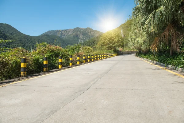 Estrada Vazia Com Ligeiro — Fotografia de Stock