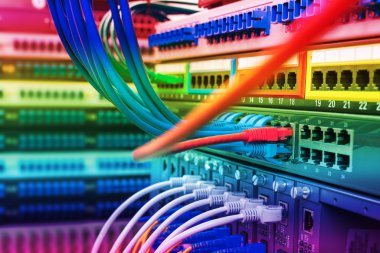Ağ anahtarı ve ethernet kabloları, Veri Merkezi Konsepti.