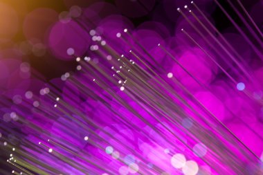 Optik fiber dinamik teknoloji arka planının derinliklerinden uçuyor.