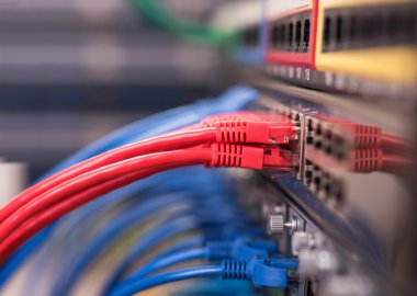 Ağ anahtarı ve ethernet kabloları, Veri Merkezi Konsepti.