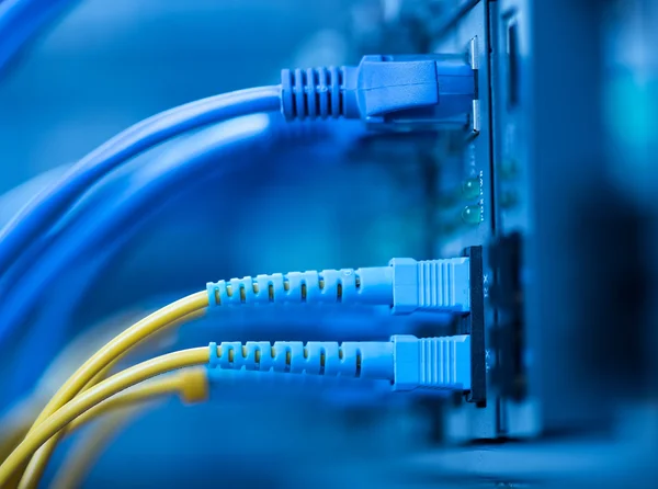 Fiber Optic kabels aangesloten — Stockfoto