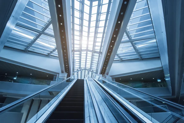 Arquitetura moderna da estação aeroportuária — Fotografia de Stock