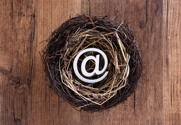 Mail Bord Met Eieren Nest — Stockfoto