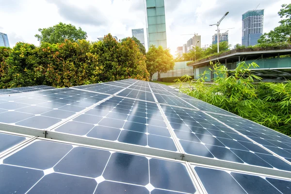 Paneles Solares Parque Ciudad Moderna —  Fotos de Stock