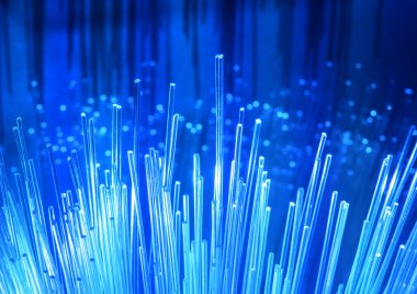 Optik fiber dinamik teknoloji arka planının derinliklerinden uçuyor.