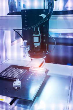 Sektör 4.0 ve teknoloji konsepti için imalat endüstrisinde otomatik görüş sensörü kamera sistemi