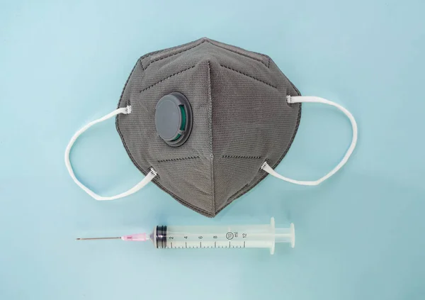 Respiratory Protection Mask Next Syringe Health Care Medical Concept — Stock Photo, Image