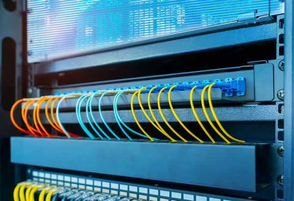 Rost Optikai Kábel Csatlakozik Kommunikációhoz Elosztási Pont — Stock Fotó
