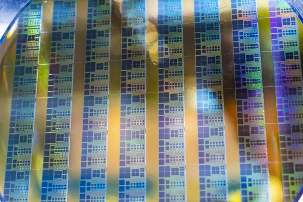 Detail Eines Silizium Wafers Der Verschiedene Farben Reflektiert — Stockfoto