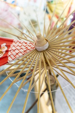 Asya şemsiye detayı el yapımı, yakın plan.