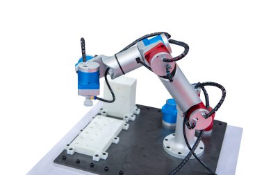 Sanayi için robotik kol beyaz arkaplanda izole