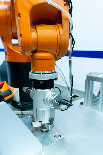 Máquina Herramienta Mano Robótica Fábrica Fabricación Industrial Concepto Fábrica Inteligente — Foto de Stock