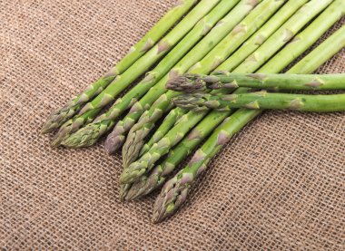 Taze yeşil kuşkonmaz lahanası