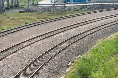 tren yolu izler - elektrik. tren yolu bakıyor