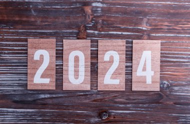 Yıl 2024 Tahta kart metni