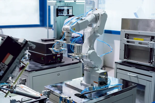 Robotic hand machine tool in industriële vervaardiging fabriek — Stockfoto