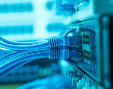 Ağ anahtarı ve ethernet kabloları, Veri Merkezi Konsepti.