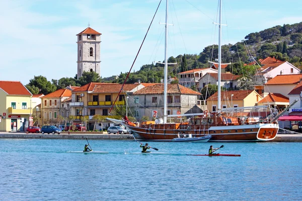 Tisno, a town on Adriatic coast — Stock Photo, Image