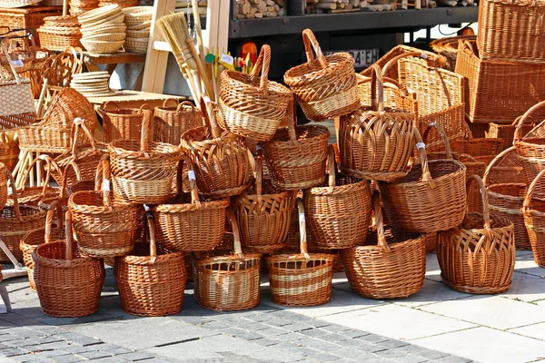 Cesti di vimini a mano — Foto Stock