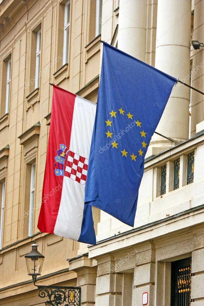 欧州連合およびクロアチアの国旗 ストック写真 C Boris15