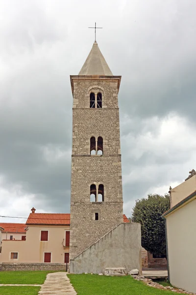 Vecchio campanile della chiesa — Foto Stock