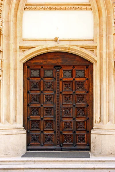 Puerta Entrada Madera Antigua Una Iglesia —  Fotos de Stock