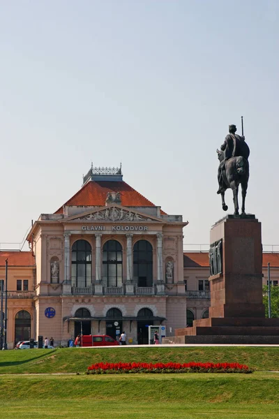 Zagreb Kroatien Juli 2020 Centralstationen Med Kung Tomislavs Monument Zagreb — Stockfoto