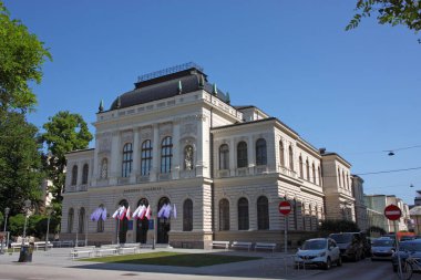 LJUBLJANA, SLOVENIA - 14 Haziran 2025: Slovenya Ulusal Sanat Galerisi, 1918 yılında kuruldu, şimdiki bina 1896, Ljubljana