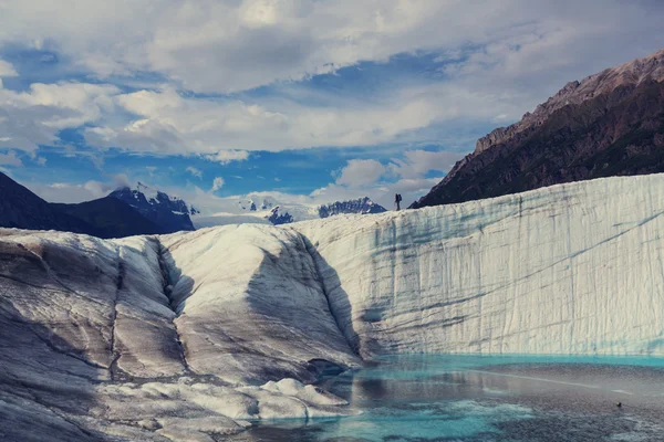 Weergave van de wandelaar in Exit Glacier — Stockfoto