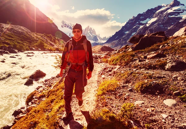 Senderista caminando en Patagonia — Foto de Stock