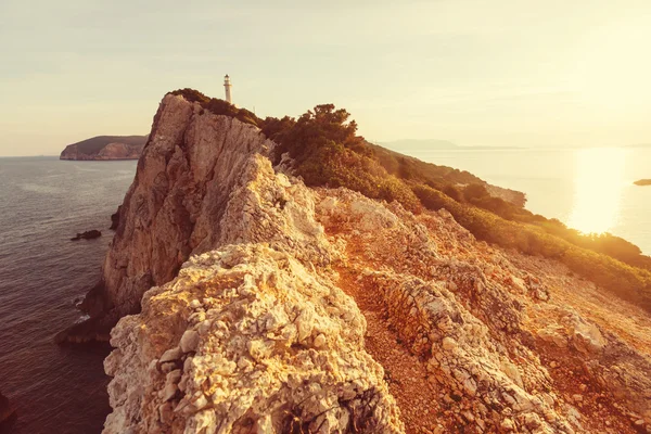 ギリシャの岩の多い海岸線 — ストック写真